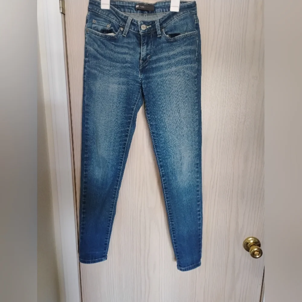 Levi's Blue Denim Women's Jeans - Picture 1 of 4